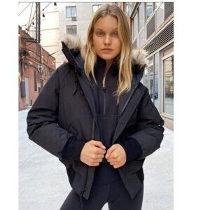 Aritzia TNA Resort Parka Down Goose Bomber Jacket Hood Performance Hoodie Crop S